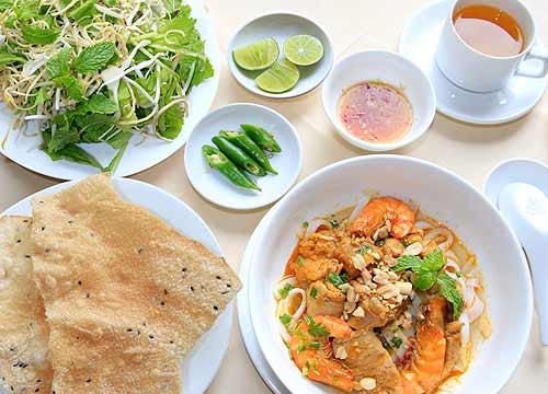 Triết lý mì Quảng - Kỳ 3: Ăn mì Quảng, nghe chuyện Quảng