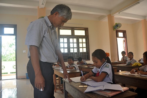 Bám ốc đảo "gieo" chữ