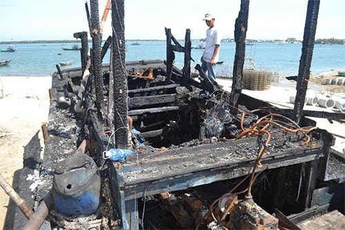 Trắng tay vì cháy tàu cá