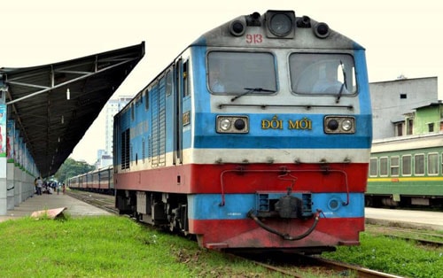 Vé tàu từ Hà Nội đi Vinh, Đà Nẵng giảm một nửa
