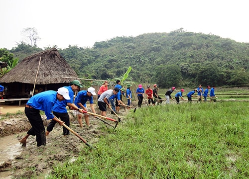 Gặp mặt, giao lưu điển hình học tập và làm theo tấm gương đạo đức Hồ Chí Minh: Nâng cao ý thức tự thân