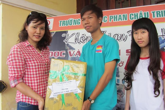 Nhà văn Nguyễn Nhật Ánh tặng toàn bộ tác phẩm cho bạn đọc quê nhà