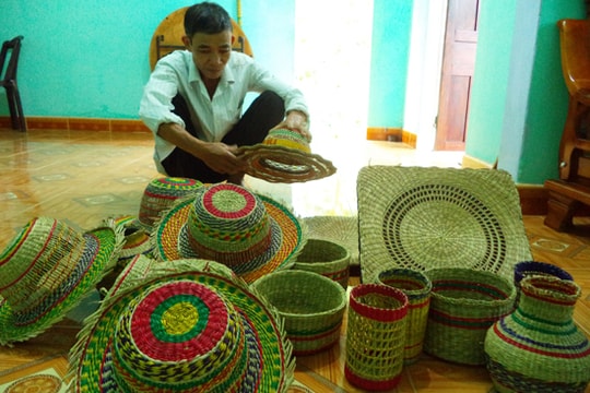 Cơ hội mới cho làng chiếu cói Thạch Tân