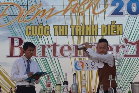 Trình diễn bartender tại Công viên Biển Đông