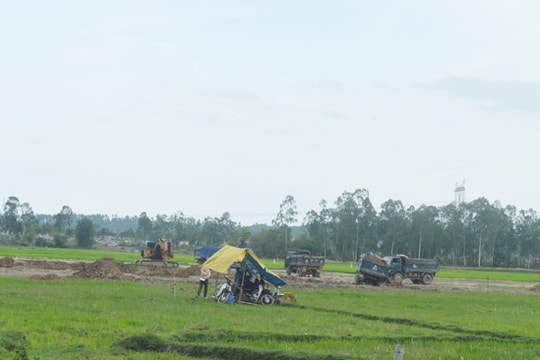 Cải tạo đất ở Điện Tiến (Điện Bàn): Hướng đến cánh đồng mẫu lớn