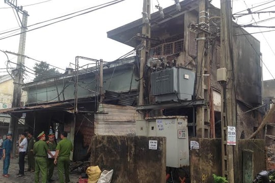 Cháy tiệm tạp hóa lúc nửa đêm, thiệt hại hơn 1 tỷ đồng