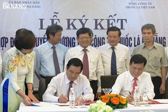 Ký kết hợp đồng chuyển nhượng vốn Công ty Thuốc lá Đà Nẵng