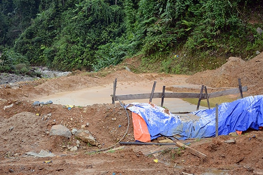 Thả nổi hoạt động khai khoáng