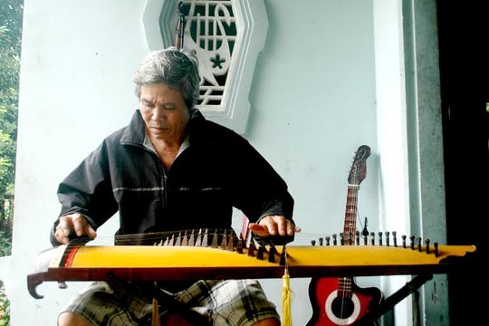 Người giữ hồn nhạc cụ dân tộc