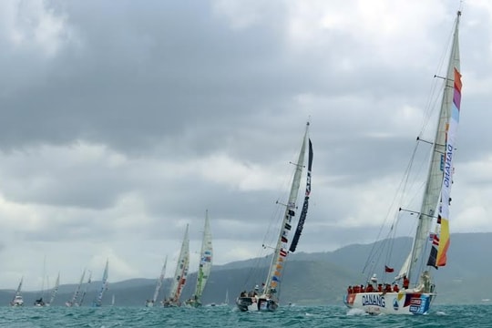 Đoàn đua thuyền buồm vòng quanh thế giới cập cảng sông Hàn