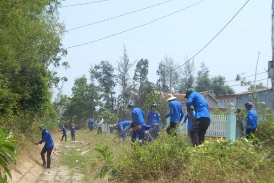 Tuổi trẻ Thăng Bình nạo vét hơn 2km kênh mương