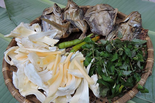 Cá chuồn khô kho xơ mít