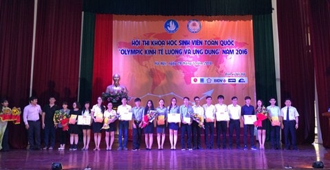 Sinh viên Trường Đại học Kinh tế đoạt 2 giải Khoa học sinh viên toàn quốc 2016