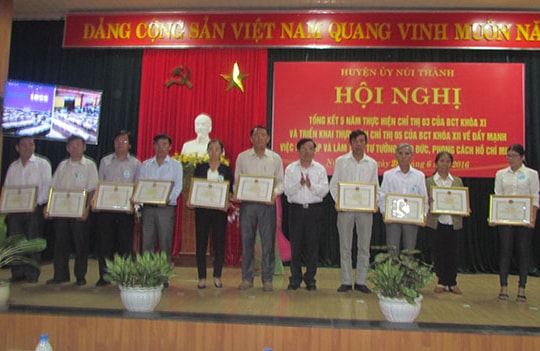Học tập và làm theo tấm gương đạo đức Hồ Chí Minh: Trong vườn hoa Núi Thành