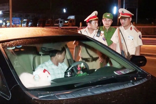 Phạt 20 triệu đồng đối với tài xế lăng mạ, xúc phạm CSGT