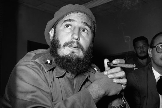 Fidel Castro vượt qua hơn 600 âm mưu ám sát của CIA ra sao?