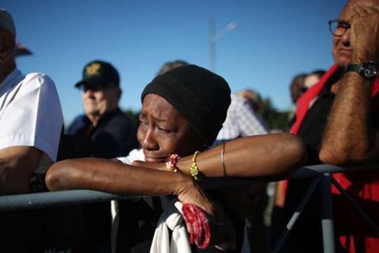 Dòng người Cuba xếp hàng dài viếng lãnh tụ Fidel Castro