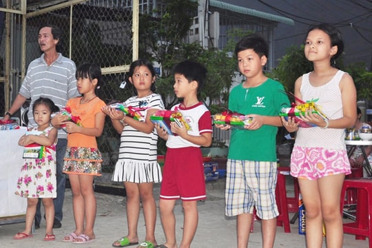 Khu phố nhỏ chung lo ngày 1.6