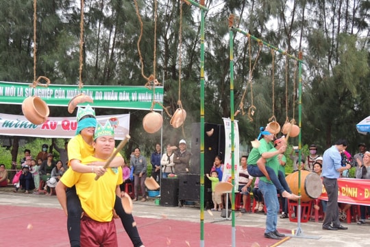 Cảng cá An Hòa sôi động chương trình "Quê mình xứ Quảng"