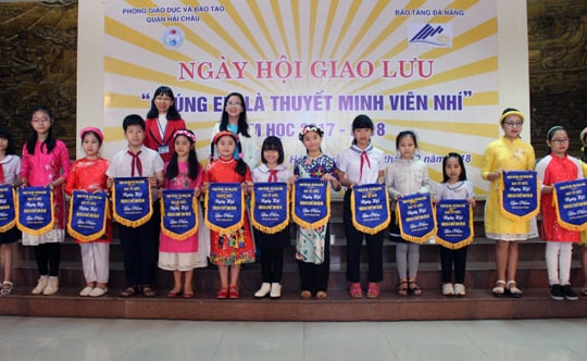 Học sinh tham gia ngày hội thuyết minh viên nhí