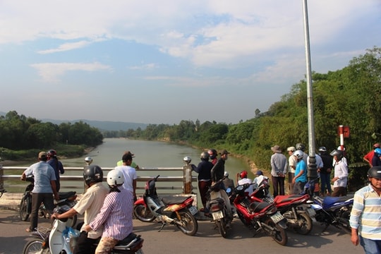 Đại Lộc: Một phụ nữ nhảy cầu Ái Nghĩa tự tử