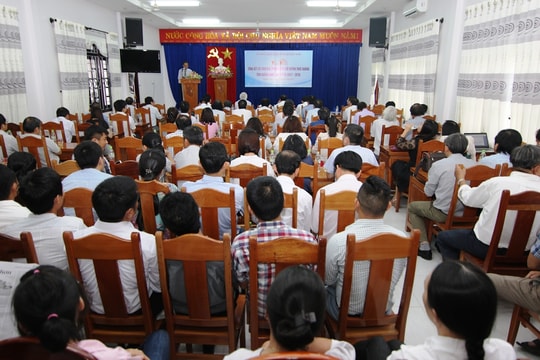 Trao thưởng Giải báo chí Huỳnh Thúc Kháng lần thứ XII (clip)