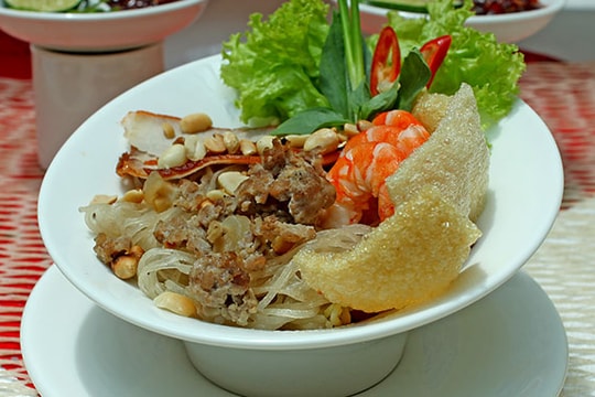 Khởi nghiệp từ phở sắn