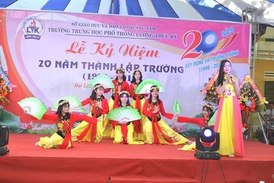 Kỷ niệm 20 năm thành lập Trường THPT Lương Thúc Kỳ