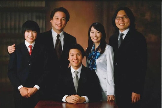 Bí quyết "10 không" trong nuôi dạy con của bà mẹ có 3 con đỗ ĐH Stanford danh giá