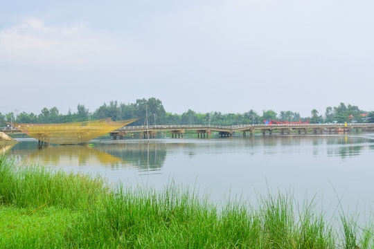 Bất chấp qua cầu Hà Tân