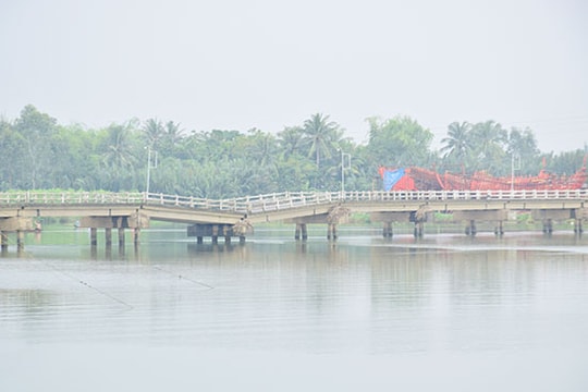 Nỗi lo từ cầu Hà Tân