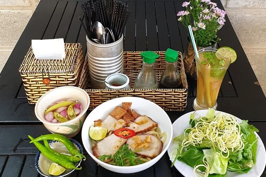 Đậm đà cao lầu Bá Lễ