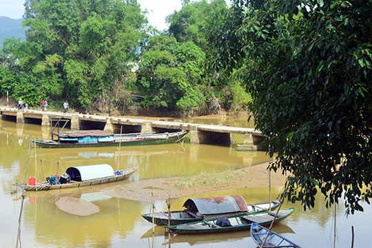 Sông phố, sông quê