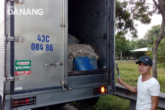 Xử lý xe tải đông lạnh chở hàng gây mất vệ sinh