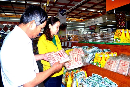 Hàng hóa sau tết: Giá cả chênh lệch