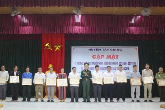 Trao Kỷ niệm chương "Vì chủ quyền, an ninh biên giới Tổ quốc" cho 15 cá nhân