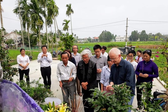 Tưởng niệm nhà văn, liệt sĩ Dương Thị Xuân Quý