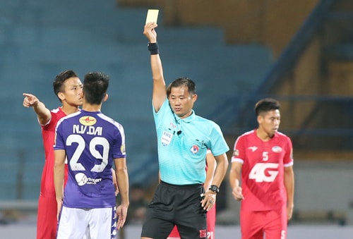 Cầu thủ Quế Ngọc Hải bị treo giò 4 trận