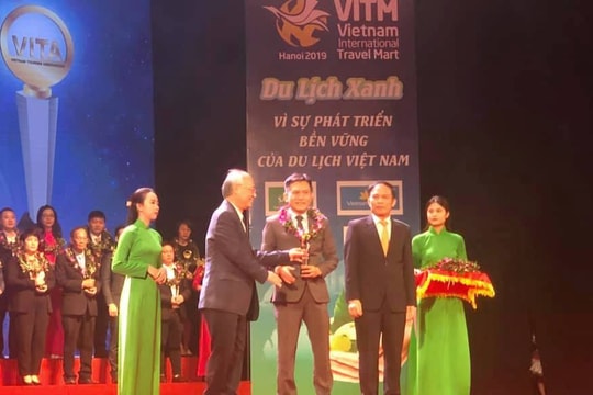Vinh danh công ty hỗ trợ, phát triển làng rau Thanh Đông