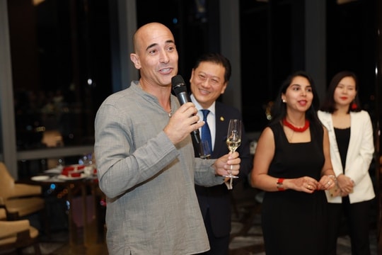 Đầu bếp "vạn người mê" David Rocco: Tôi không thể dừng ăn vì ẩm thực Việt quá hấp dẫn