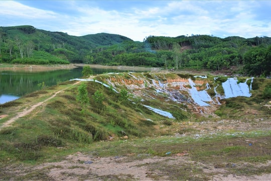 Phú Ninh yêu cầu đảm bảo an toàn hồ đập trước mùa mưa bão