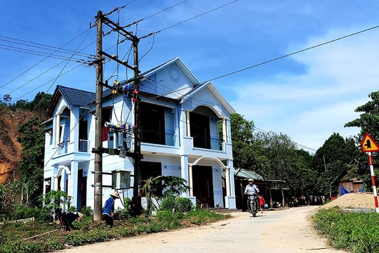 Nắng trong mắt người làng Ra Nuối