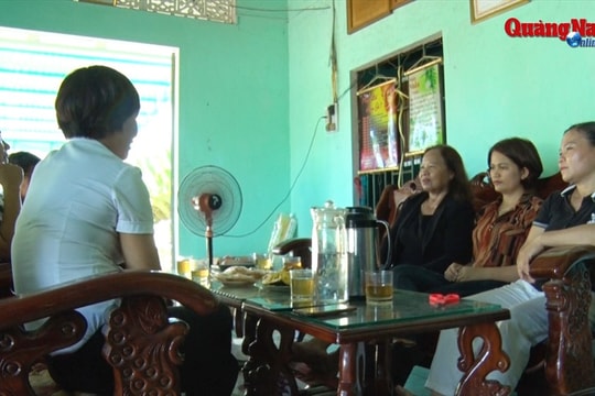 Video: Người dân tham gia BHYT hộ gia đình tăng dần