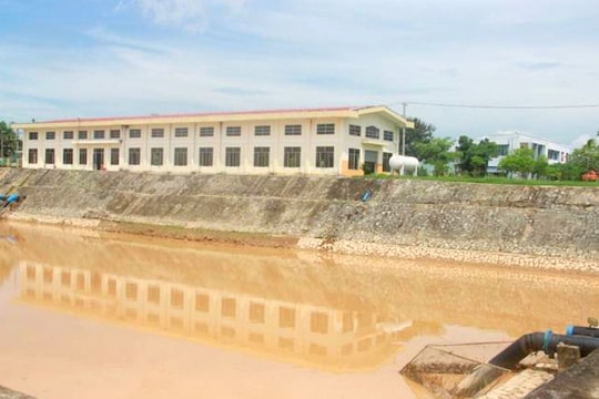 Triều cường, sông nhiễm mặn ảnh hưởng nguồn nước sinh hoạt