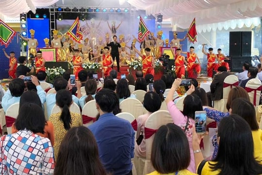 Trường THPT Nguyễn Trãi kỷ niệm 20 năm thành lập