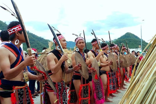 Bảo tồn văn hóa dân tộc thiểu số miền núi: Nhận diện và giải pháp