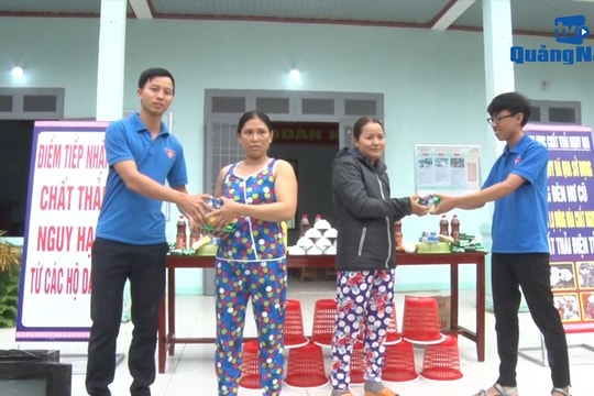 Đổi rác thải nguy hại lấy quà