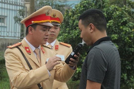 Sẽ kiểm tra nồng độ cồn tất cả tài xế tại lối vào các tuyến cao tốc