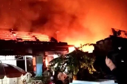Duy Xuyên: Hỏa hoạn thiêu rụi tiệm tạp hóa, thiệt hại 2 tỷ đồng