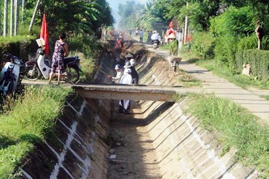 Đại Lộc chống hạn cho cây lúa